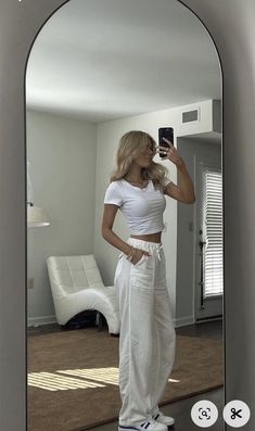 Linen Pants Outfit Casual, White Linen Pants Outfit Casual, White Monochrome Outfit, White Linen Pants Outfit, Back To High School, Selfie Pose, Pose Idea, Pants Outfit Casual