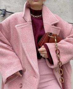 Mode Purple, Pink Coat, Modest Fashion Outfits, Winter Aesthetic, Pink Outfit, Looks Style, Fall Winter Outfits, Black Aesthetic