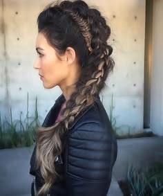 Double Mohawk, Mohawk Updo, Mohawk Hair, Lagertha Hair, Viking Braids, Fishtail Braids, Mohawk Braid, Viking Hair, Mohawk Hairstyles