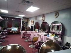 the salon is clean and ready to be used for hairdresser's work