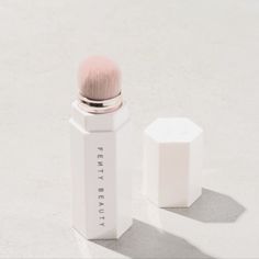 Brand New In Box - Never Used Or Opened Fenty Beauty By Rhianna Portable Contour & Concealer Brush 150 Mini, Retractable Brush For Precise Touch Ups, Sculpting, And Blending In A Snap. 100% Cruelty Free Contour Concealer, Fenty Beauty Makeup, Contour Brush, Amazing Life Hacks, Concealer Brush, Beauty Sale, Fenty Beauty, Makeup Tools Brushes, Makeup Brushes