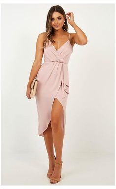 Cant Buy My Love, Blush Dress Outfit, Summer Formal Dresses, Best Wedding Guest Dresses, Summer Formal, Looks Pinterest, Chique Outfits, Summer Wedding Guests