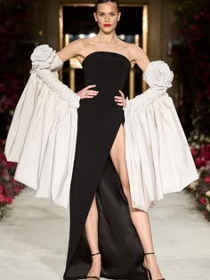 Strapless Cascading Rose Sleeve Gown | Christian Siriano High Fashion Ball Gown, Black And White Runway Fashion, High Fashion Dresses Couture, Horror Couture, Avant Garde Fashion Couture, One Sleeve Gown, Black Capsule Wardrobe, Flower Sleeves, Detached Sleeves