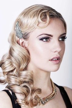 20s Hairstyles For Long Hair, 1920 Hairstyles For Long Hair, Great Gatsby Makeup, Sanggul Cepol, 1920 Hairstyles, 1920s Long Hair, Gatsby Makeup, 1920s Hairstyles