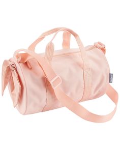 She's ready for dance class with this special bag, equipped with an adjustable over-the-shoulder strap. Pink Dance Bag, Boyfriends Redesign, Ballet Wishlist, Toddler Ballet Outfit, Pink Gym Bag, Preppy Teen, Ballet Stuff, Ballet Accessories, Toddler Ballet