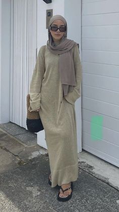 Linen Hijab Outfit, Open Abaya Outfit With Jeans, Muslim Fashion Summer, Hijabi Girl Outfit, Summer Hijab Outfits, Hijabi Summer Outfits, Hijabi Summer