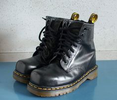 Dr Martens Industrial Steeltoe black platform vintage boots 7eylet 2220 90's super rare INDUSTRIAL square toe model. MADE IN ENGLAND = unique designs, highest quality High quality strong leather Rare find! size: 38/38.5 EU; 7.5US WOMEN;  5UK Women  condition: very good vintage (some little scuffs on the front visible on the photos) 90s Doc Martens, Doc Martens Shoes, 90s Boots, Womens Booties, Doc Martens Boots, Boots Vintage, Booties Ankle Boots, Swag Shoes, Vintage Boots