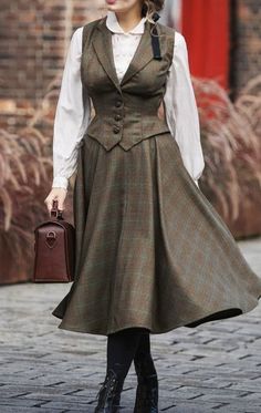 Classy Vintage Outfits, Dandy Look, Old Fashion Dresses, Chique Outfits, Academia Fashion, Classy Vintage, Elegante Casual, Vintage Inspired Outfits, Mode Inspo