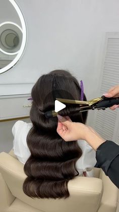 Hollywood Wave Curls, Crimped Curls, Long Hair Hollywood Waves, How To Make Hollywood Waves, Beach Waves Hair Curling Iron, How To Make Soft Waves In Hair, Big Wave Hair, How To Do Big Waves In Hair, 50s Waves Hair