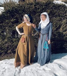 10th Century Fashion, 1100s Fashion, 9th Century Clothing, 1300s Fashion, 13th Century Fashion, 12th Century Fashion, Medieval Women Dress, Tudor Clothing, 14th Century Fashion