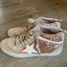 Rose Gold High Top Star Sneakers Purchased From Shop Talulah Never Worn Size 10 Shu Shop Sneakers, 2024 Wardrobe, Girls Basketball Shoes, Girls Basketball, Gold Sneakers, Basketball Girls, Vintage Havana, Star Sneakers, Dream Shoes