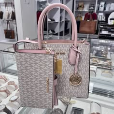 Girl Hood, Vanilla Powder, Pink Powder, Luxury Bags Collection, Design Bags, Lifestyle Aesthetic, Michael Kors Tote Bags, Designer Purses, Girly Bags