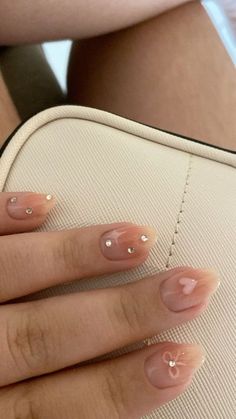 Nail Paint Ideas Natural Nails, Simple French Nail Art, Gel Nails Coquette, Shirt Nail Art, Cute Nails Acrylic Short Pink, Nails Inspo Coquette, Nail Inspo Trendy Short, Nail For Graduation, Short Almond Nails Designs Spring