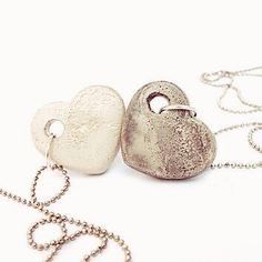 Hearts Necklaces, Cement Jewelry, His And Hers Jewelry, Concrete Necklace, Wedding Gifts For Newlyweds, Couples Necklace, Decoration Beton, Necklaces Long, Concrete Jewelry