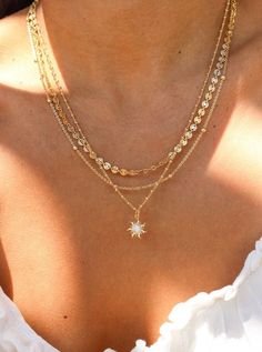 Surfergirl Style, Preppy Jewelry, Pretty Jewelry Necklaces, Sun Charm, Jewelry Accessories Ideas, Necklace Layering, Classy Jewelry, Jewelry Essentials, Everyday Necklace