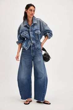 Citizens of Humanity Horseshoe Jeans | Free People Horseshoe Jeans, Barrel Jeans, Jeans Street Style, Cool Girl Style, Downtown Outfits, Trends 2025, Black Jeans Women, All Jeans, Boho Chic Outfits