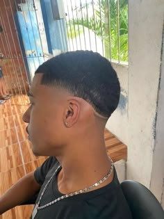 Razor Fade Haircut Men, Short Taper Fade Haircut Black Men, Taper Short Hair, Short Hair Taper Fade Black Men, Taper Fade Black Men, Short Hair Black Men, Taper Fade Haircut Black, Taper Fade Afro, Short Taper Fade