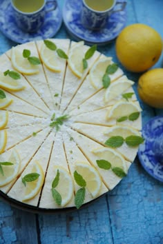 Citroen cheesecake | kookmutsjes Small Lemon Cheesecake, Lemon Cheesecake Mini, Lemon Thyme Cheesecake, No Bake Lemon Curd Cheesecake, Cheesecake Lemon Curd, Lemon Cheesecake, Enjoy Today, Party Food, Tea Time