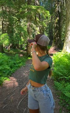 Hot Camping Outfits, Nature Walk Outfit Summer, Cute River Outfits, Cute Hiker Outfits Summer, Outfits For Camping Summer, Summer Cabin Trip Outfit, Cute Colorado Outfits Summer, Woman’s Hiking Outfit, Granola Girl Camping Outfits