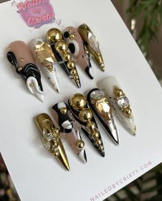 Gold Chrome Nails, Tape Nail Art, 3d Nail Designs, Junk Nails, Curved Nails, Pointy Nails, Chrome Nails Designs, Airbrush Nails, Nails Design With Rhinestones