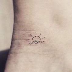 10 Ideas for Your First Tattoo That Are TOTALLY Unique #small_tattoo_wave Small Sun Tattoo, Ankle Tat, Small Shoulder Tattoos, Wave Tattoo, Shape Tattoo, Inspiration Tattoo, Tattoos Geometric, Disney Tattoo, Sun Tattoos