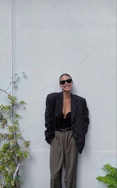 Sophia Roe, Work Dress Code, Online Clothing Store, Suit Style, Looks Chic, Blazer Outfits, Look Vintage, Oversized Blazer, Mode Inspiration