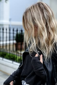 Blonde 2024, Kate Moss Hair, Surf Hair, Surfer Hair, Lucy Williams, Fly With Me, Come Fly With Me, Blonde Hair Looks, Hair Skin Nails