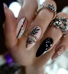 Classy Black Nails, Hawaii Nails, Emerald Nails, Elegant Nail Designs, Her Nails, Black Nail Designs, Fancy Nails