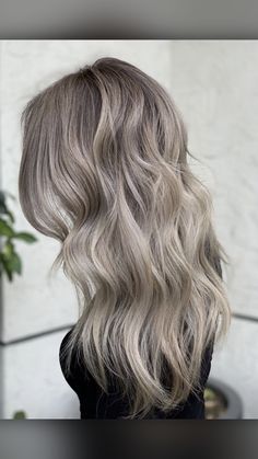 Ashy Blonde Hair Low Maintenance, Ashy Neutral Blonde Hair, Ash Blonde Hair 2024, Ashy Beachy Blonde Hair, Dark Blonde Hair 2024, Air Touch, Cool Blonde Hair Colour, Gray Hair Growing Out, Hair Growing