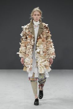 VIKTOR & ROLF Couture Outfits, Frou Frou, Couture Week, Recycle Clothes