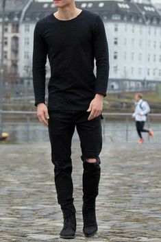 Black Outfit Men, Vans Converse, Black Clothes, Black Jeans Outfit, Men In Black, Black Dress Outfits, Mens Fashion Casual Outfits, Black Women Fashion, All Black Outfit