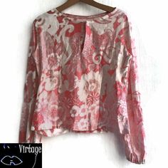 Vintage 70s blouse pink white floral patterned size xs s Condition good White Retro Print Top For Summer, Casual Pink Tops With Abstract Print, Spring V-neck Paisley Print Tops, Casual Pink Top With Abstract Print, Pink Long Sleeve Tops With Abstract Print, Summer Vintage Print Patterned Tops, Vintage V-neck Top With Boho Print, Casual Spring Blouse With Vintage Print, Hippie Pink V-neck Tops