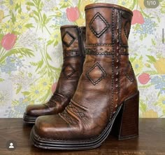 Brown Western Boots, Look Boho Chic, Funky Shoes, Shoe Inspo, Aesthetic Shoes, Swag Shoes, Mode Inspo