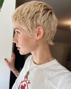 Cut Hairstyles, Super Short Hair, Blonde Pixie Cuts, Pixie Hair, Very Short Hair, Penteado Cabelo Curto, Short Pixie Haircuts, Short Blonde, Short Blonde Hair