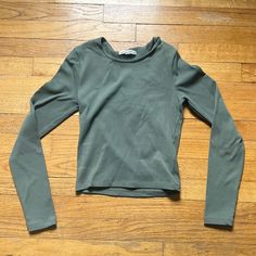 Xs Never Worn Fitted Green Ribbed Top, Classic Fits, Ribbed Long Sleeve Top, Tutorials Drawing, Casual Preppy Outfits, Fits Clothes, Abercrombie And Fitch, Clothing Ideas, Preppy Outfits