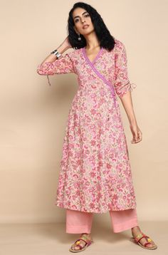 Cotton Dress Pattern Indian, Latest Kurtis, Cotton Dress Pattern, Pink Jasmine, Indian Kurti Designs, Stylish Kurtis Design, Simple Kurta Designs, Designer Kurti Patterns, Simple Kurti Designs