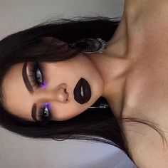 Rosa Make-up, Christmas Makeup Ideas, Halloween Make-up Looks, Kendall Jenner Makeup, Make Up Designs, Drag Make-up, Yellow Makeup, Makeup Christmas