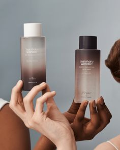 This fragrance-free adaptation of the acclaimed Black Rice Hyaluronic Toner offers a balanced synergy of hydration and revitalization, tailored to address the unique needs of sensitive skin types. Central to this formulation is the fermented black rice extract, a true skincare gem. The fermentation process enhances the potency of black rice, resulting in a nutrient-rich elixir that replenishes, nourishes, and supports the skin's natural resilience. Enriched with essential amino acids, vitamins, Toner Packaging Design, Toner Packaging, Haruharu Wonder Black Rice Hyaluronic Cream, Haruharu Wonder Black Rice Hyaluronic Toner, Toner For Sensitive Skin, Japanese Toner, Haruharu Wonder, Organic Flowers, Model Shots