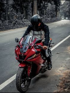 Yamaha R15 v4 red R15 Bike Wallpaper, R15 Yamaha Photography, V3 R15 Black, R15 V4 Wallpaper Hd Red, Red Motorbike Aesthetic, R15 V4 Red, R15 Yamaha, Smart Car Accessories, Biker Photos