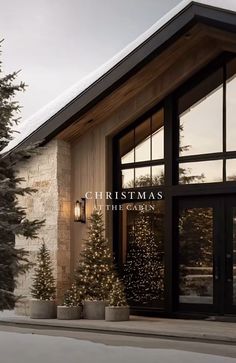 Wyoming Aesthetic House, Elegant Home Exterior, House Aesthetic Ideas, Home Inspiration Exterior, Creative Christmas Decorations, Styles Of Homes, Barndominium Ideas 3 Bedroom, Luxury Farmhouse, Forest Home