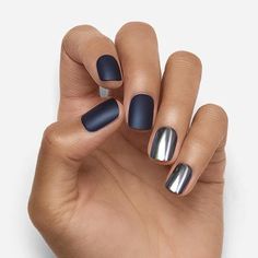 Chrome Silver Nails, Nails Chrome, Nagellack Trends, Nails Blue, Chrome Silver, Trendy Nail, White Hands, Silver Nails, Nail Arts