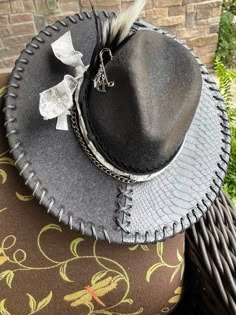 Burnt Hat Design, Gothic Hats, Burning Hats, Rodeo Ideas, Burned Hats, Stylish Womens Hats, Mens Dress Hats