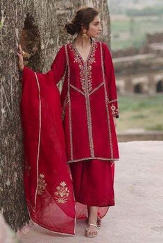 Kurta Designs Neck Design, Kurta Designs, Everyday Fashion, Latest Fashion, Tunic Tops, Lace, Sleeves, Fashion Design, Instagram Churidar, Kurti, Sleeve Designs, Affordable Fashion, Kimono Top, Cover Up, Stylish, Lace, Fabric #fashiontrend #gota #dresses #women #trendydress #pakistanidresses #pakistanidress #gotawork #workdresses #workdress Western Dresses, Affordable Fashion, Frocks, Simple Designs, Kurti, Latest Fashion Trends, Kimono Top, Dress Shoes, Dresses For Work Red Dress Design, Pakistani Formal Dresses, Resham Work, Trouser Suit, Palazzo Pant