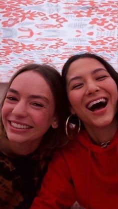 Brigette Lundy Paine And Fivel Stewart, Izzie Atypical, Fivel Stewart, Brigette Lundy Paine, Tv Show Couples, Summer Songs, Better Half, Just Smile