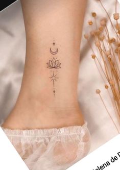 a woman's foot with a lotus tattoo on it, and the words in spanish are