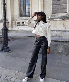 Mode Dope, Lederhosen Outfit, Trendy Outfits 2020, Looks Pinterest, Leather Pants Outfit, Black Leather Pants, Baggy Pants, Mode Inspo, Inspired Outfits