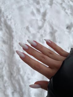 White Snowy Nails, Holiday Acrylic Nails Winter, Letnji Nokti, Snowy Nails, Snake Skin Nails, Sweater Nails, Minimal Nails, Casual Nails, Soft Nails