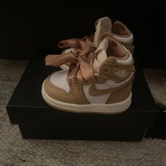 Toddler's Jordan 1 Retro High Og (Td) Praline/White-Sail (Fn6623 201) Brand New W/ Tag + Original Box Size: 2c Free Shipping + Final Sale + No Returns Cream Sneakers With Round Toe And Laces, Custom Cream Sneakers With Gum Sole, Custom Cream Sneakers With Gum Sole And Round Toe, Beige Custom Sneakers With Round Toe And Laces, Custom Cream High-top Sneakers With Laces, Cream High-top Custom Sneakers With Laces, Casual Cream Sneakers With Soft Sole, Brown Lace-up Sneakers With Soft Sole, White Jordan Shoes With Gum Sole And Round Toe