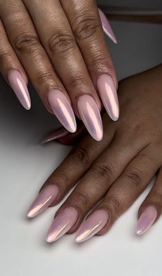 Chrome Nails Dark Skin 17 Ideas: Adding Glamour and Elegance to Your Look Gold Toes Polish, Chrome Nails On Black Women, Chrome Nails And Toes, Chrome Nails On Dark Skin, Chrome Nails Dark, Nails For Dark Skin, Nails Dark Skin, Chrome Nail Colors, Chrome French