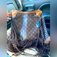 Such A Beautiful Bag-Love It, But Am Not Using It Anymore. Lightly Used And Has No Blemishes. The Crystal Shows Some Wear And Cracks But Can Be Easily Replaced Or Removed. Louis Vuitton Crossbody, Boho Bags, Vintage Boho, Beautiful Bags, Western Fashion, Bag Lady, Louis Vuitton, How To Wear, Color